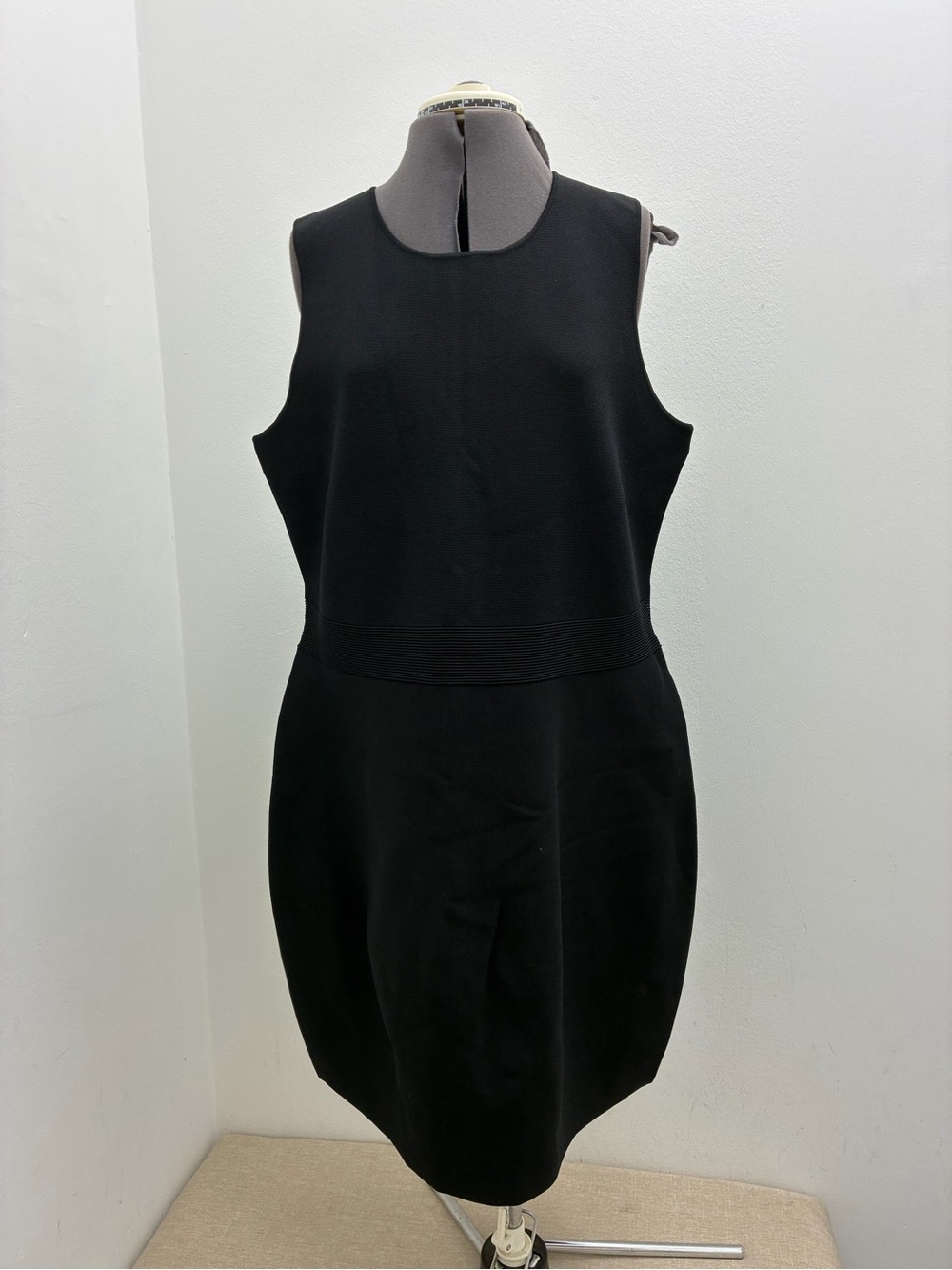Ted Baker Gorgeta Black Sleeveless Midi Sheath Dress
